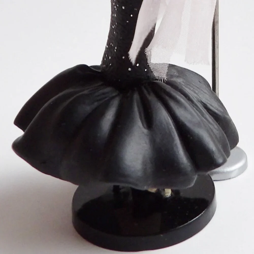 Hallmark Keepsake BARBIE Solo In The Spotlight Ornament in Box Vintage Look 1995